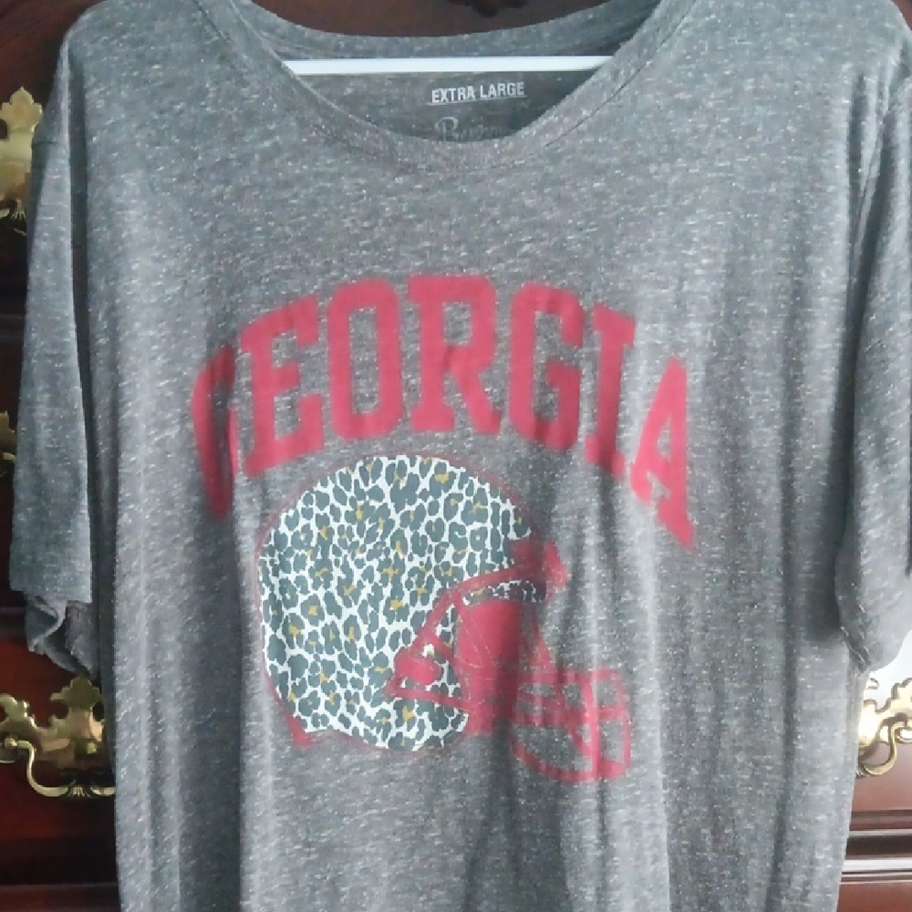 Pressbox Gray Tee with Red and Leopard Print